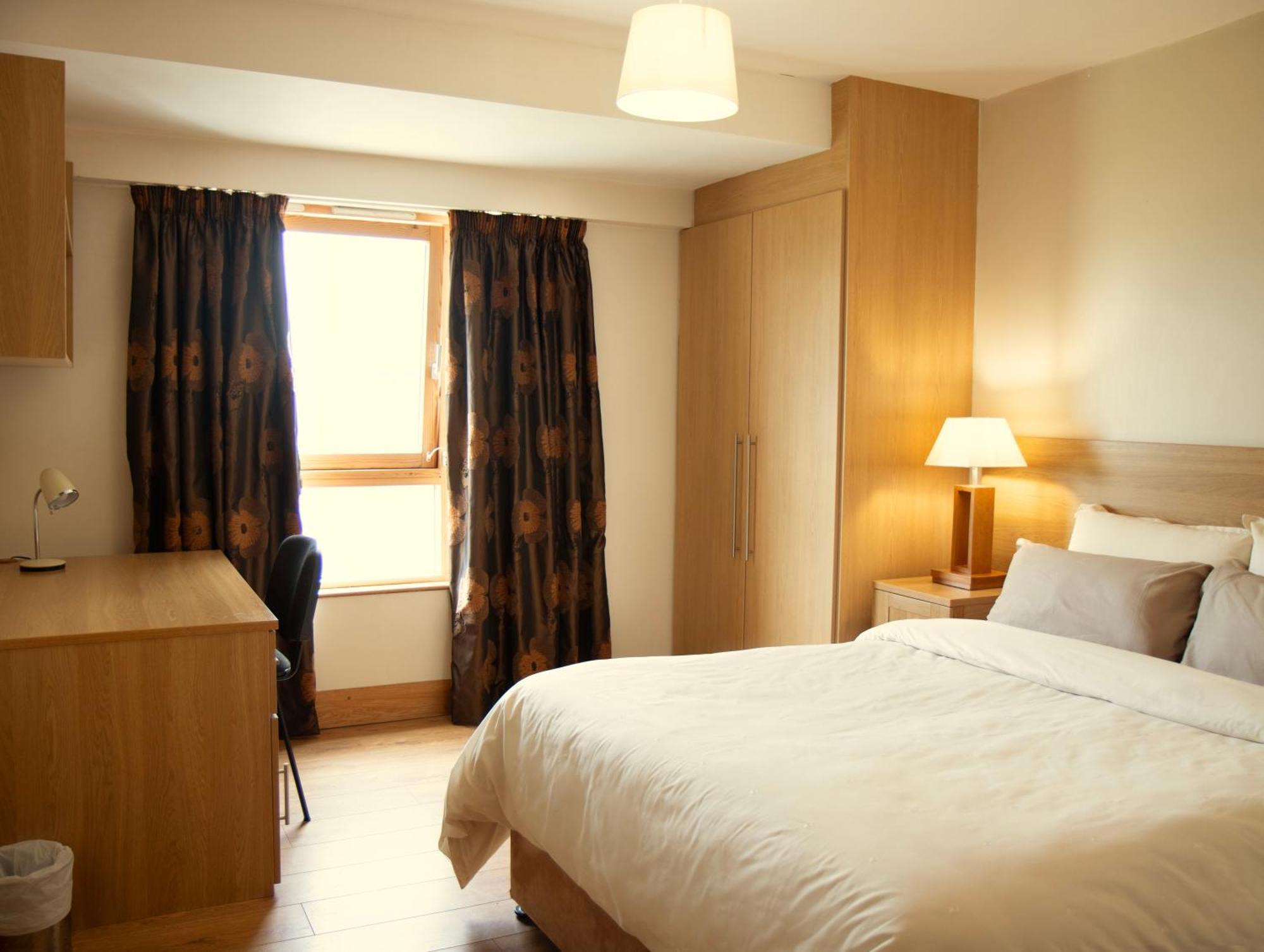 St Angela'S Lakeside Aparthotel Sala Sligo Exterior photo